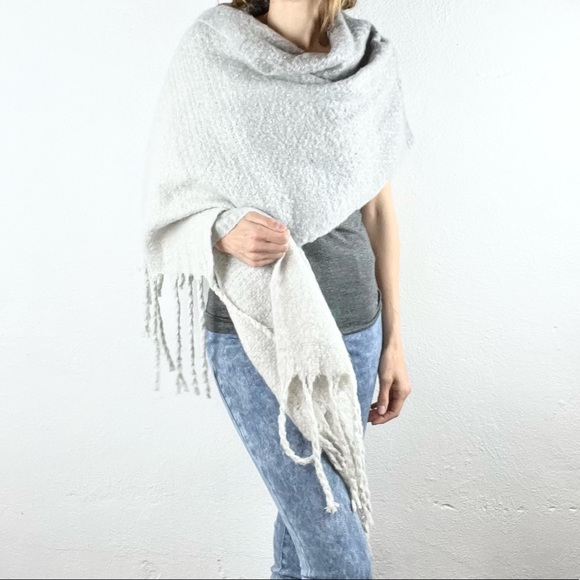 MERSEA & CO. |🐰Neutral Light Gray Knit Super Soft Scarf Shawl Wrap w/Fringe - Picture 2 of 9